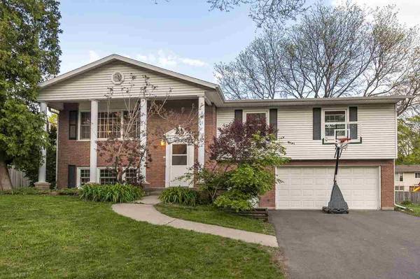 3 Gina Ct, Madison, WI 53704