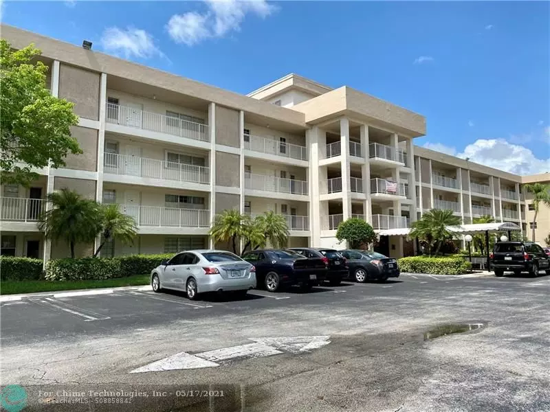 Pompano Beach, FL 33069,3151 S Palm Aire Dr  #407