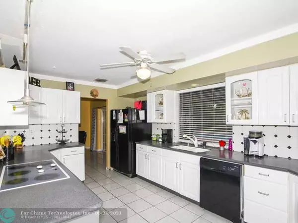 Plantation, FL 33317,5220 SW 4TH CT