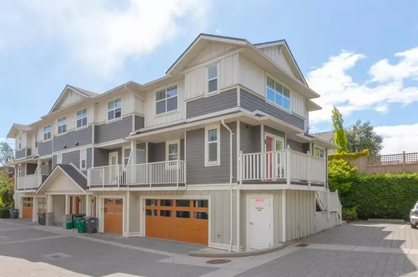 3356 Whittier Ave #4,  Saanich,  BC V8Z 3P9