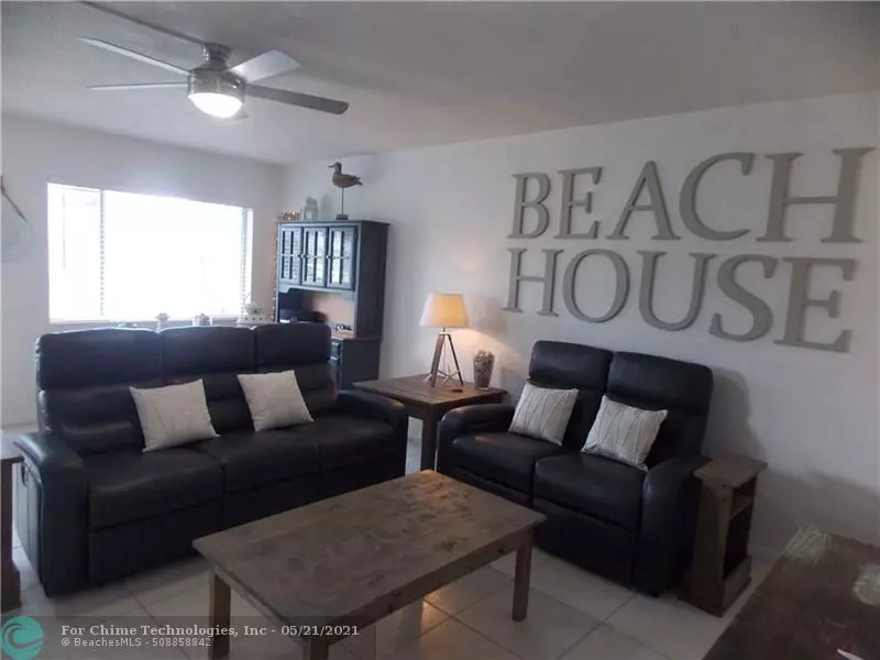 2204 Lake Osborne Dr  #9, Lake Worth Beach, FL 33461