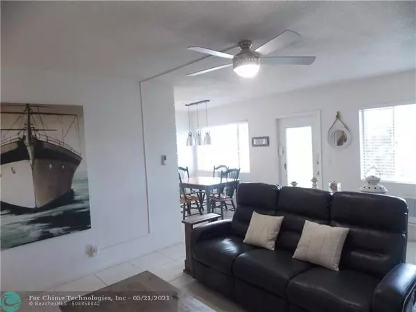 Lake Worth Beach, FL 33461,2204 Lake Osborne Dr  #9