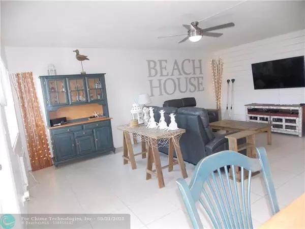 Lake Worth Beach, FL 33461,2204 Lake Osborne Dr  #9