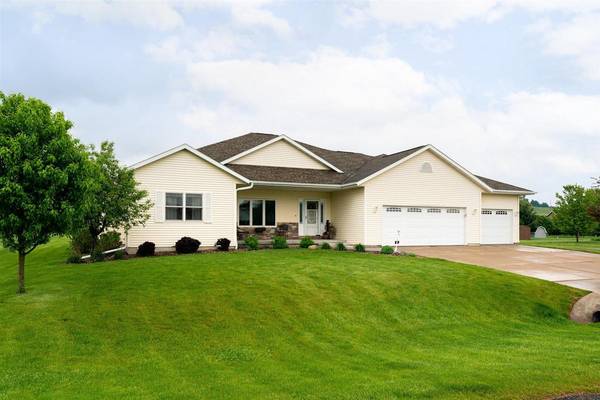 W4548 Prairie Ct W, West Salem, WI 54669