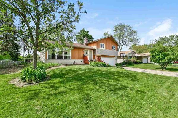 4609 Bunker Hill Ln, Madison, WI 53704