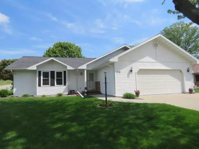 216 Webster St, Beaver Dam, WI 53916