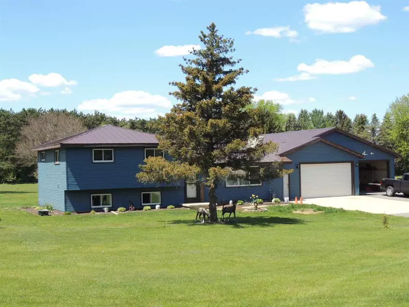 8071 PLEASANT VALLEY ROAD, Larsen, WI 54947