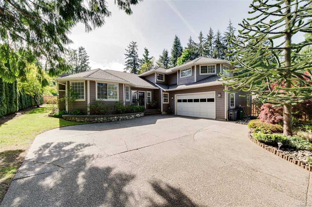 5412 Lochside Dr, Saanich, BC V8Y 2G7