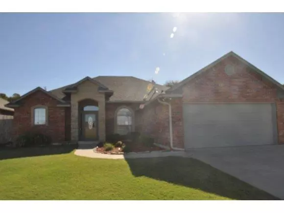 11162 Stoneridge Lane, Midwest City, OK 73130