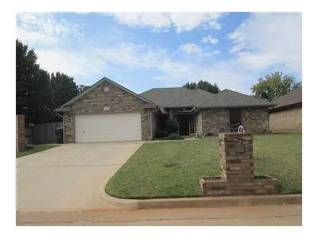 925 Silks Drive, Midwest City, OK 73130