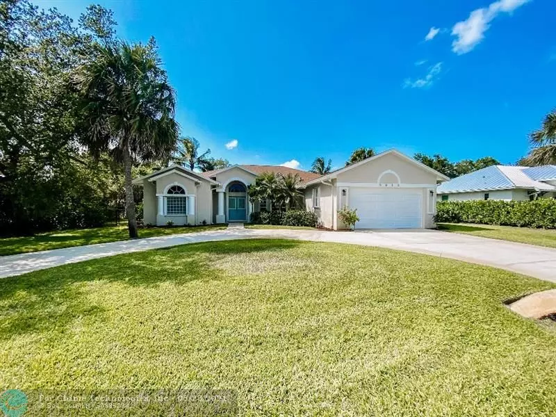 5013 SE Schooner Oaks Way, Stuart, FL 34997