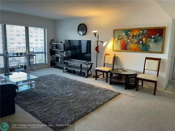 Lauderdale By The Sea, FL 33308,4900 N Ocean Blvd  #1202