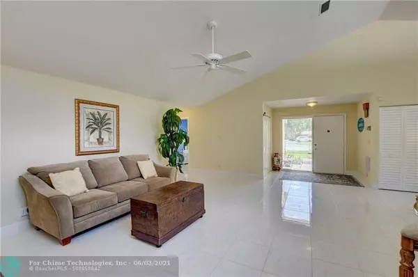 Deerfield Beach, FL 33442,2834 Kelly Brooke Lane