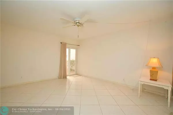 Lauderdale By The Sea, FL 33308,224 Hibiscus Ave  #160