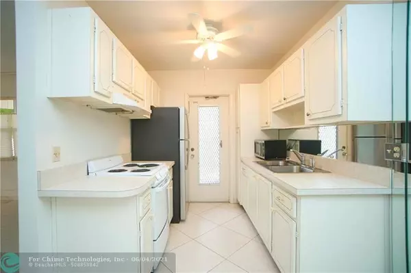 Lauderdale By The Sea, FL 33308,224 Hibiscus Ave  #160