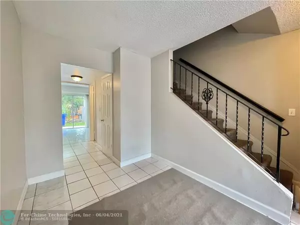 North Lauderdale, FL 33068,1212 Seaview  #1212