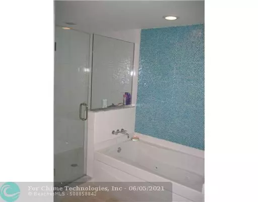 Miami, FL 33131,55 SE 6th St  #3901