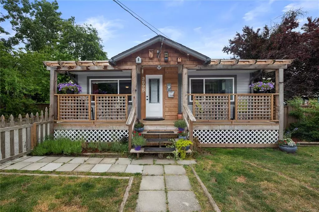 Cobble Hill, BC V0R 1L0,3595 Garland Ave