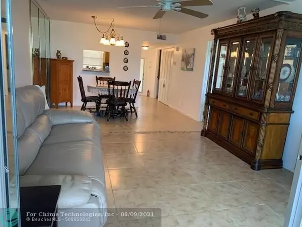 Sunrise, FL 33322,9350 Sunrise Lakes Blvd  #211