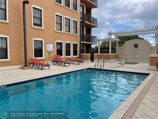 Lake Worth Beach, FL 33460,511 Lucerne Ave  #414