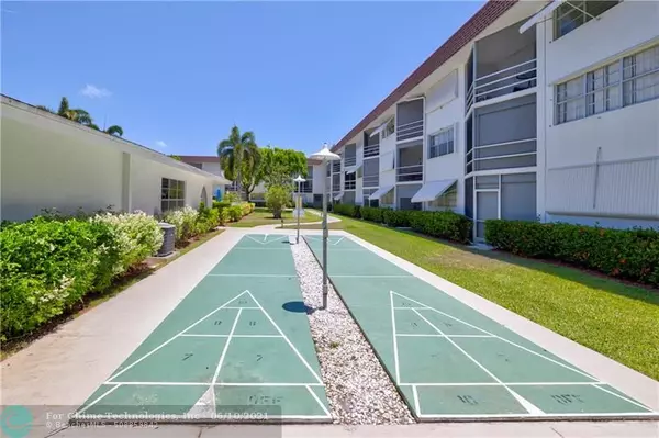 Deerfield Beach, FL 33441,400 SE 10th St  #217