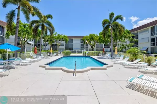 Deerfield Beach, FL 33441,400 SE 10th St  #217