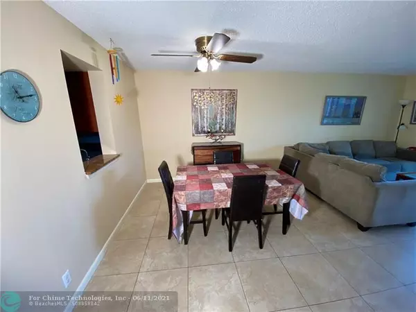 Pompano Beach, FL 33069,2209 S Cypress Bend Dr  #406