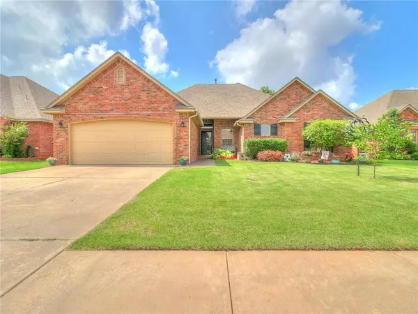 1308 NW 14th Place, Moore, OK 73170