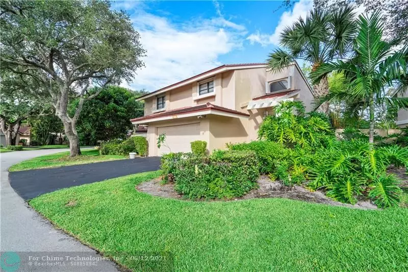 Deerfield Beach, FL 33442,619 Hollows Circle