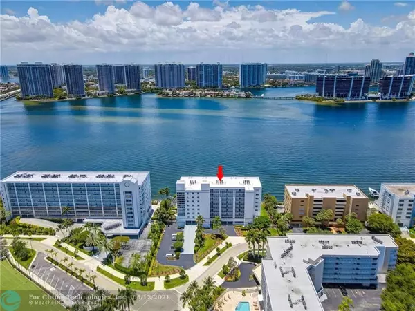 Sunny Isles Beach, FL 33160,17800 N Bay Rd  #304