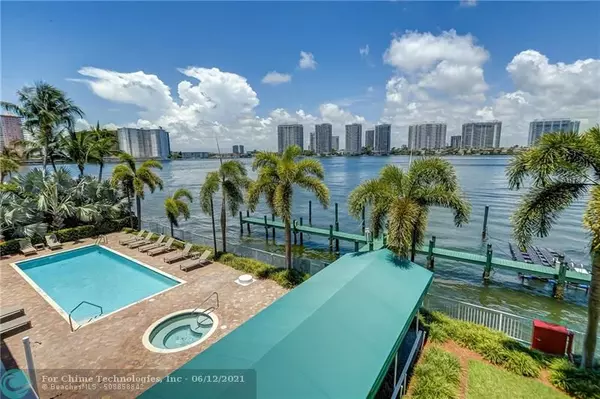 Sunny Isles Beach, FL 33160,17800 N Bay Rd  #304