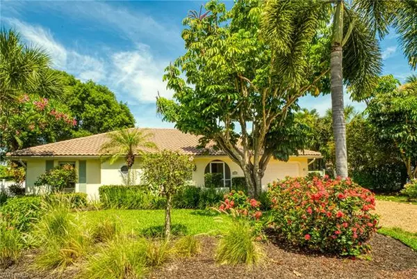 540 E Rocks DR, Sanibel, FL 33957