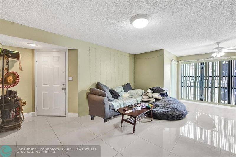 Davie, FL 33328,2826 S University Dr  #3101