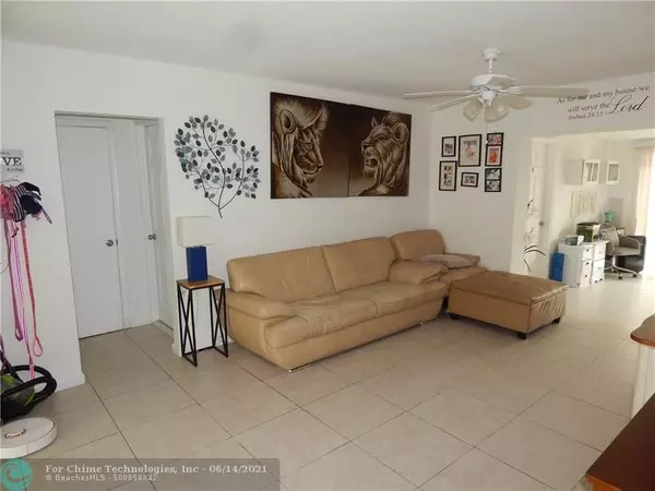 Boca Raton, FL 33428,22277 SW 64th Ave