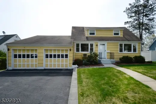 22 Westwood Dr, West Orange Twp., NJ 07052