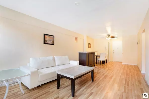 Rockaway Park, NY 11694,117-12 Ocean Promenade #2L