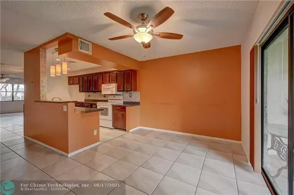 Coral Springs, FL 33071,9877 Riverside Dr  #10-12