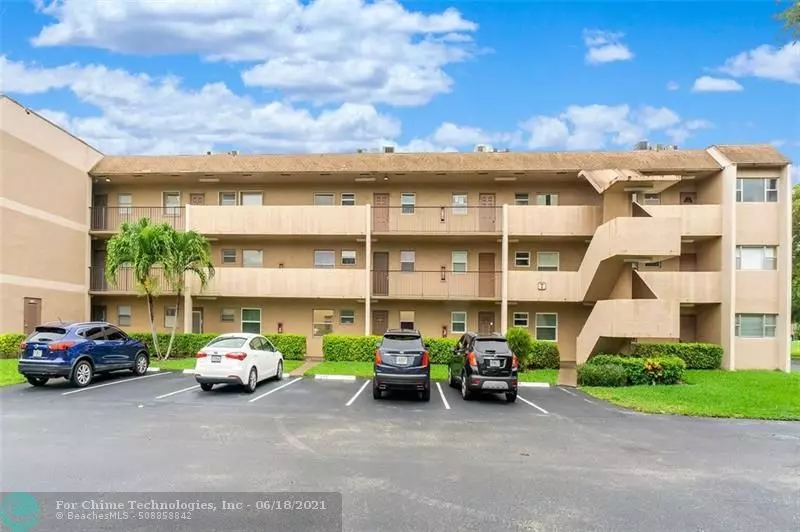 8421 Lagos De Campo Blvd  #310, Tamarac, FL 33321