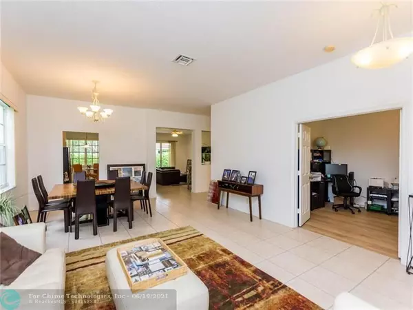 Weston, FL 33327,888 Vanda Ter