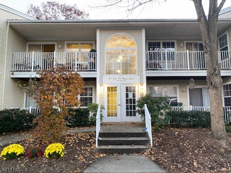 73 MAPLE LN, Mount Arlington Boro, NJ 07856