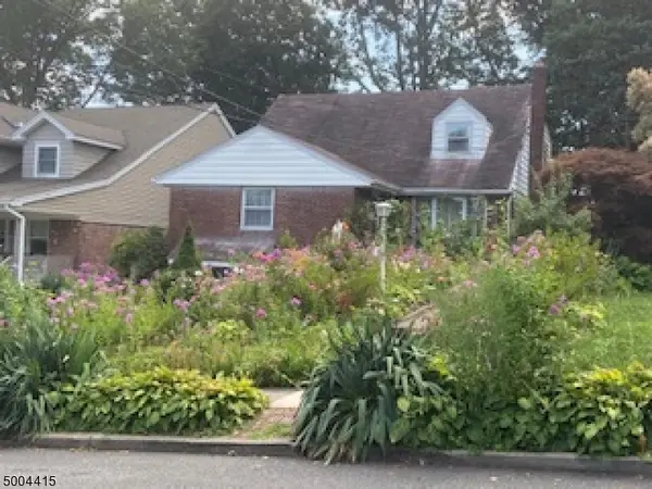 35 EDGEWOOD AVE, Clifton City, NJ 07012