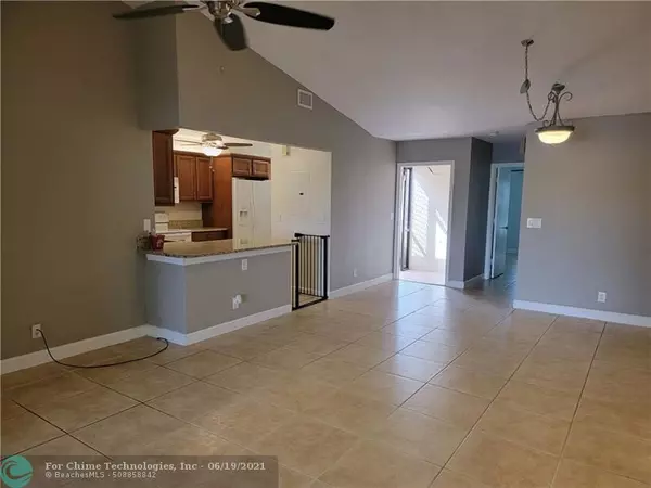 Deerfield Beach, FL 33442,114 Centennial Ct  #114