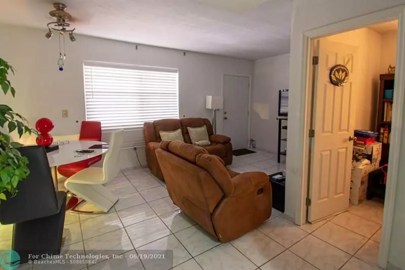 1330 W 54th St  #302C, Hialeah, FL 33012