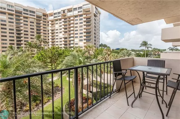 Lauderdale By The Sea, FL 33308,5000 N Ocean Blvd  #305