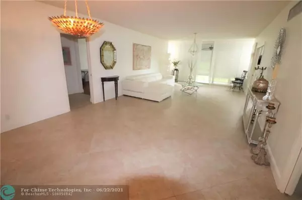 Pompano Beach, FL 33069,3505 OAKS WAY  #103