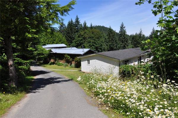 Salt Spring, BC V8K 1K1,174 Woodland Dr