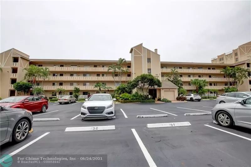 7006 Huntington Ln  #208, Delray Beach, FL 33446