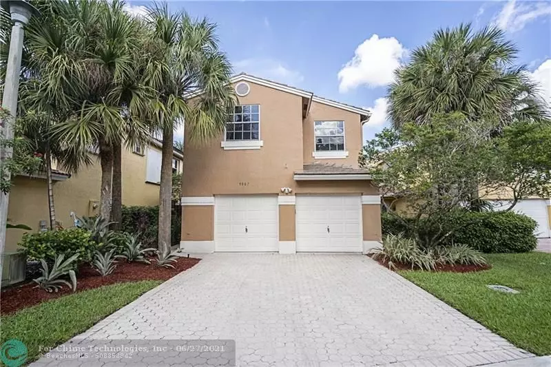 9807 Fairway Cove Ln, Plantation, FL 33324