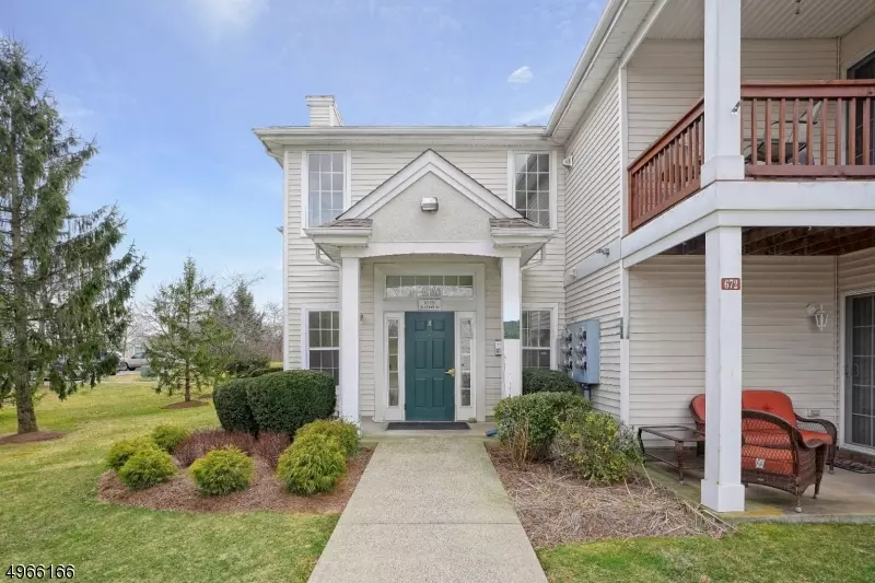 Lopatcong Twp., NJ 08886,674 HONEYBROOK CIR