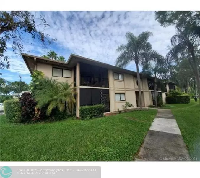 Miami, FL 33179,915 NE 199th St  #107